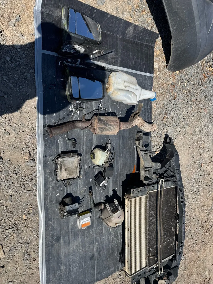 W906 Breaking Sprinter Parts - Image 1