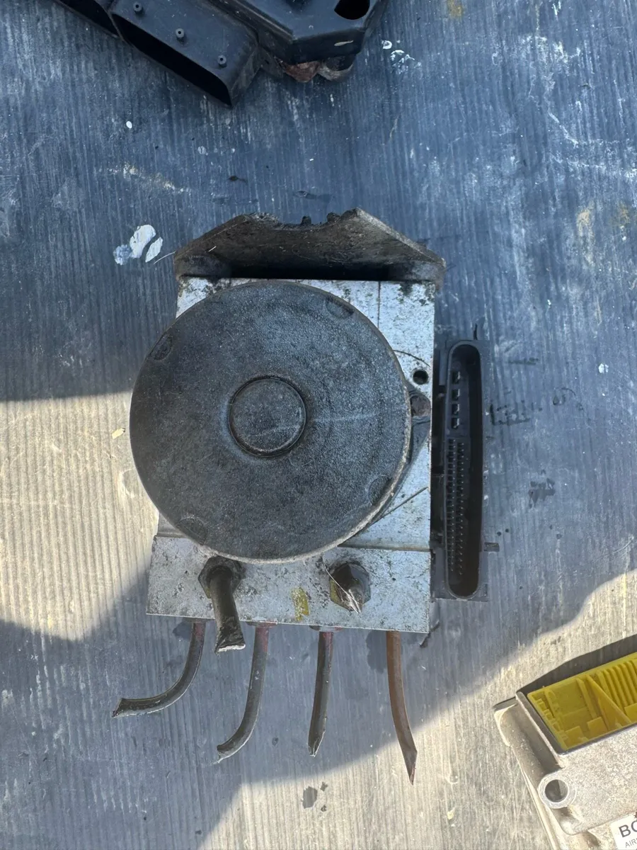 W906 Breaking Sprinter Parts - Image 3