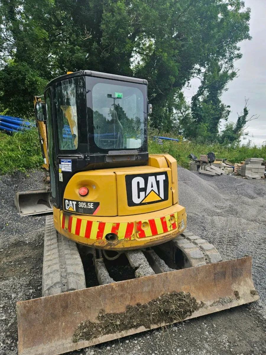 2012 CAT 305.5E digger - Image 1