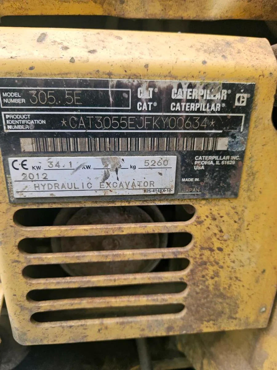 2012 CAT 305.5E digger - Image 3