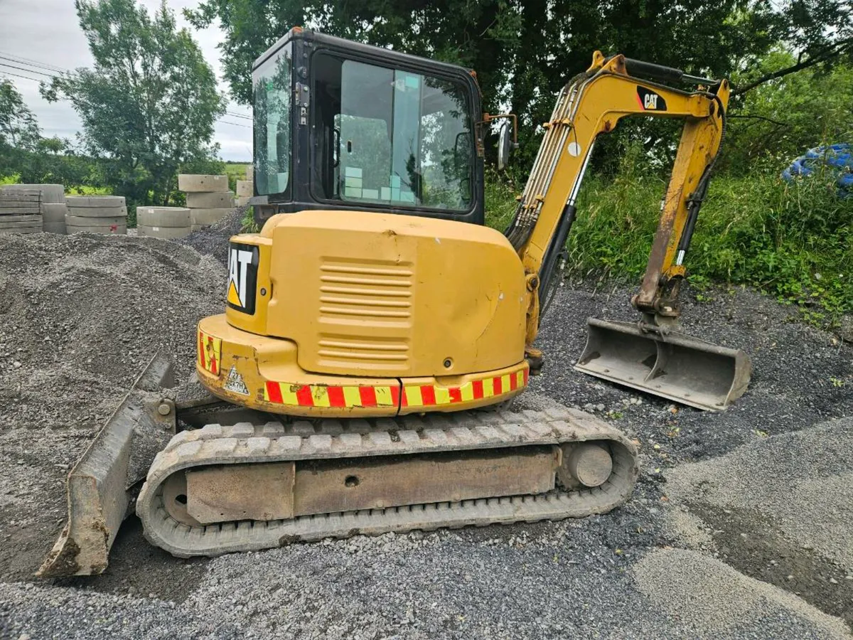 2012 CAT 305.5E digger - Image 4