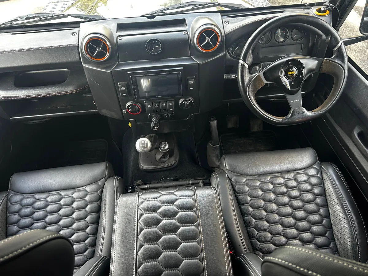 2006 LAND ROVER DEFENDER PICKUP MASSIVE EXTRAS 110 - Image 2
