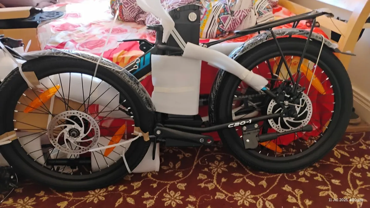 Ebike  VARUN C20-1 (NEW- only 2 weeks &100 km) - Image 4