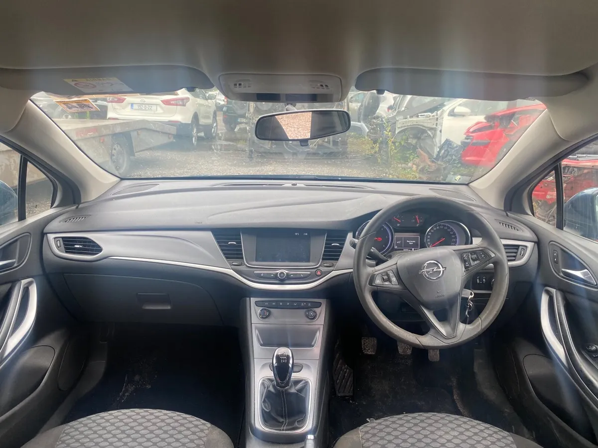 Opel Astra 2017 1.6 CDTI,  Very Low Mileage - Image 4