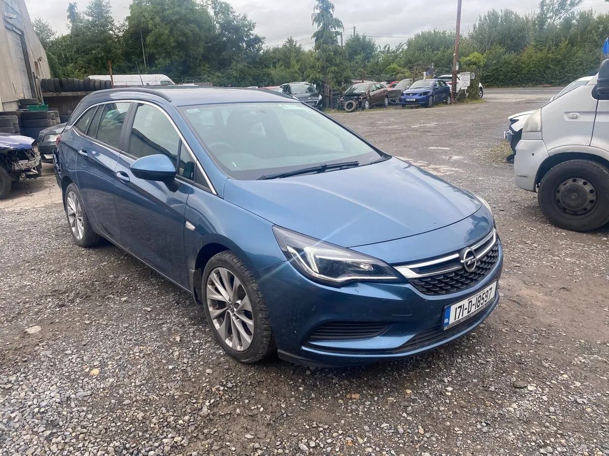 Opel Astra 2017 1.6 CDTI,  Very Low Mileage - Image 1