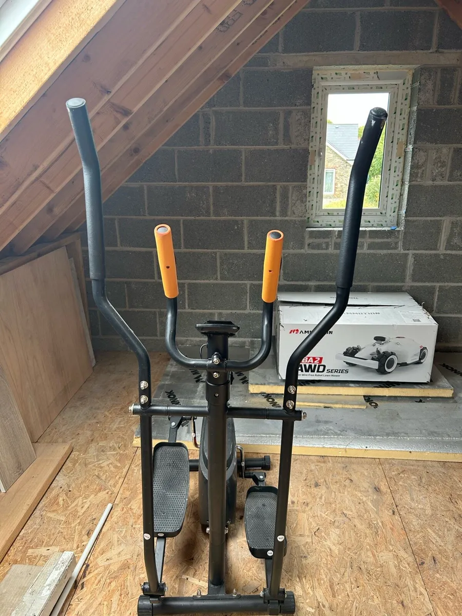 Cross trainer - Image 2