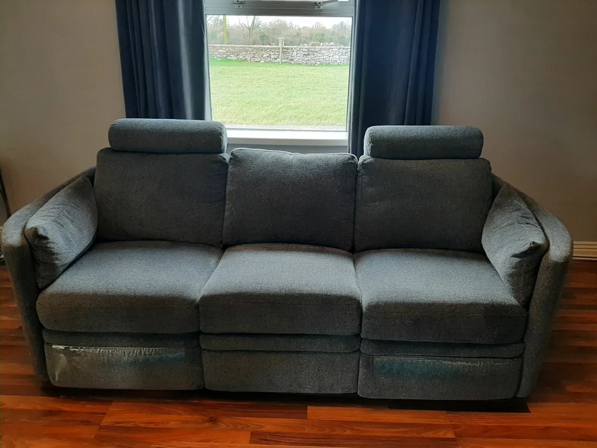 Couch - Image 2