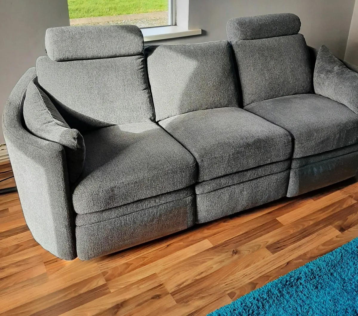 Couch - Image 4