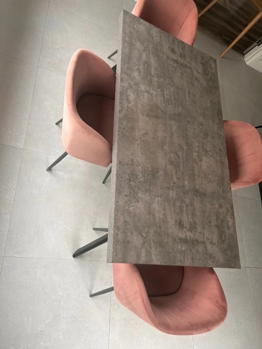 Dining table - Image 2