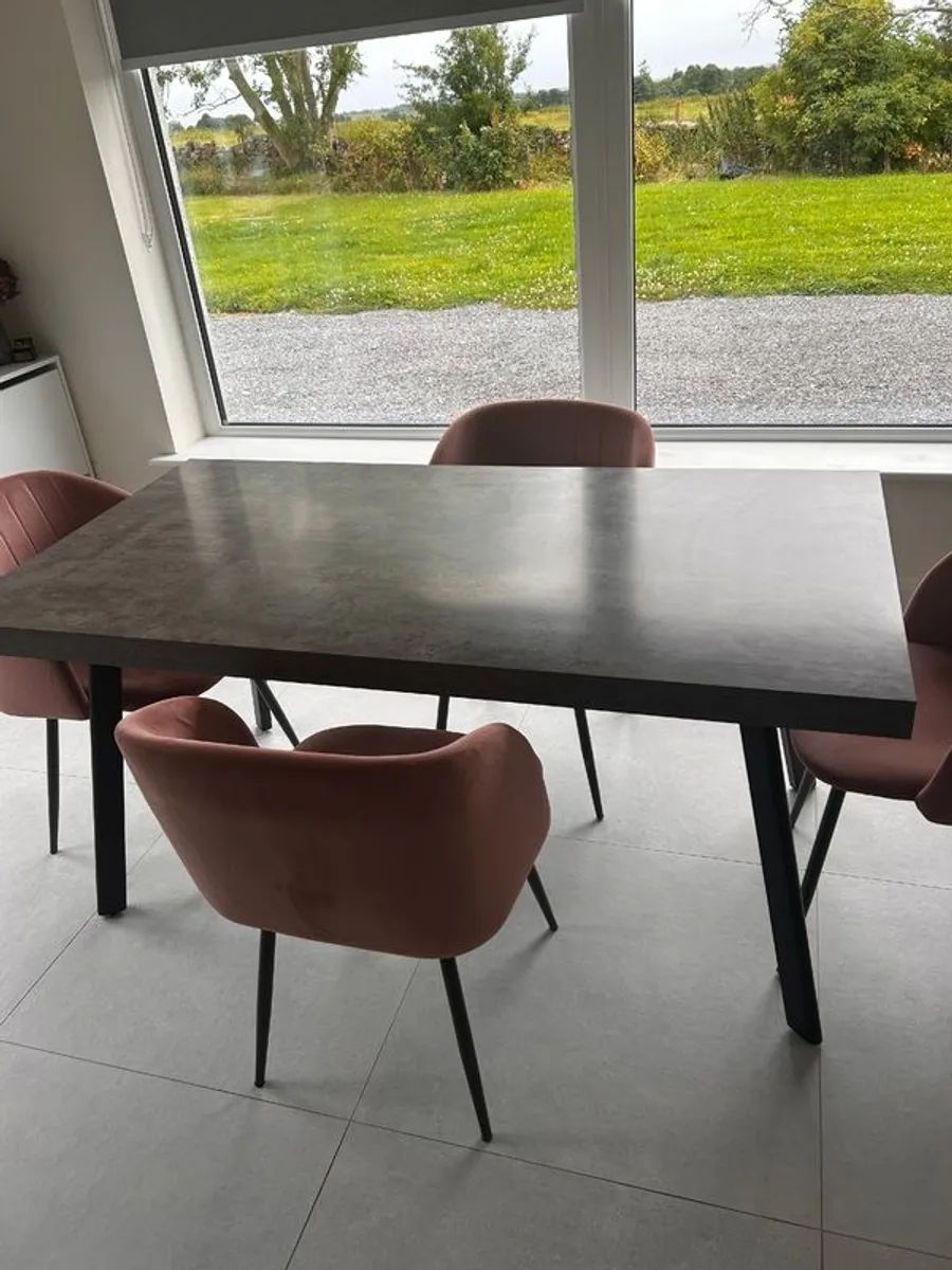 Dining table - Image 3