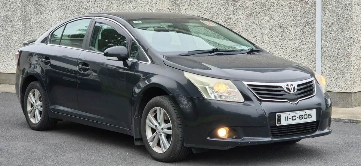 Toyota Avensis 2011 - Image 1