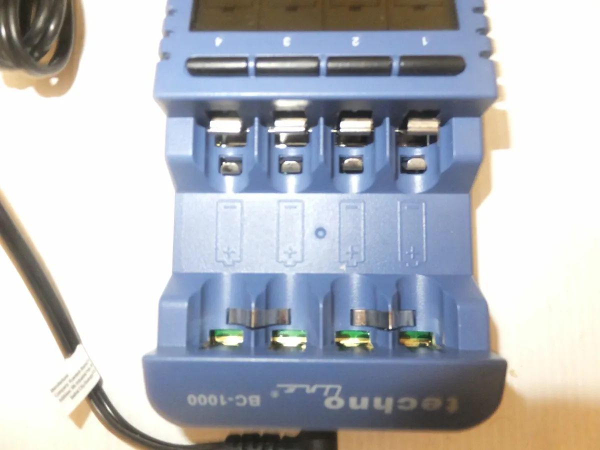 battery charger AA AAA - Image 2