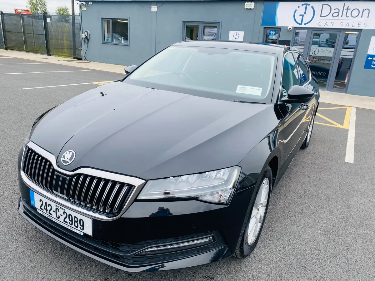 SKODA SUPERB AMBITION DSG AUTO 2024 (242) - Image 1