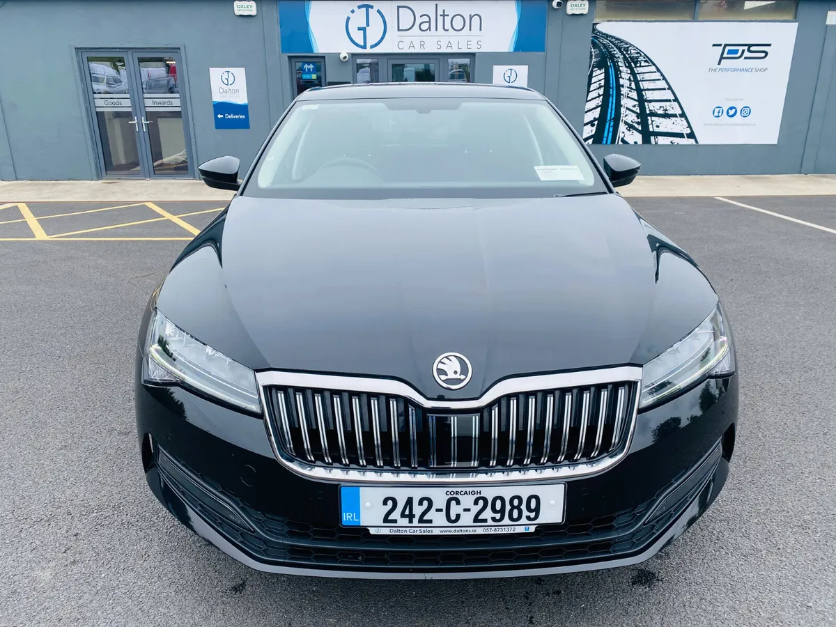 SKODA SUPERB AMBITION DSG AUTO 2024 (242) - Image 2
