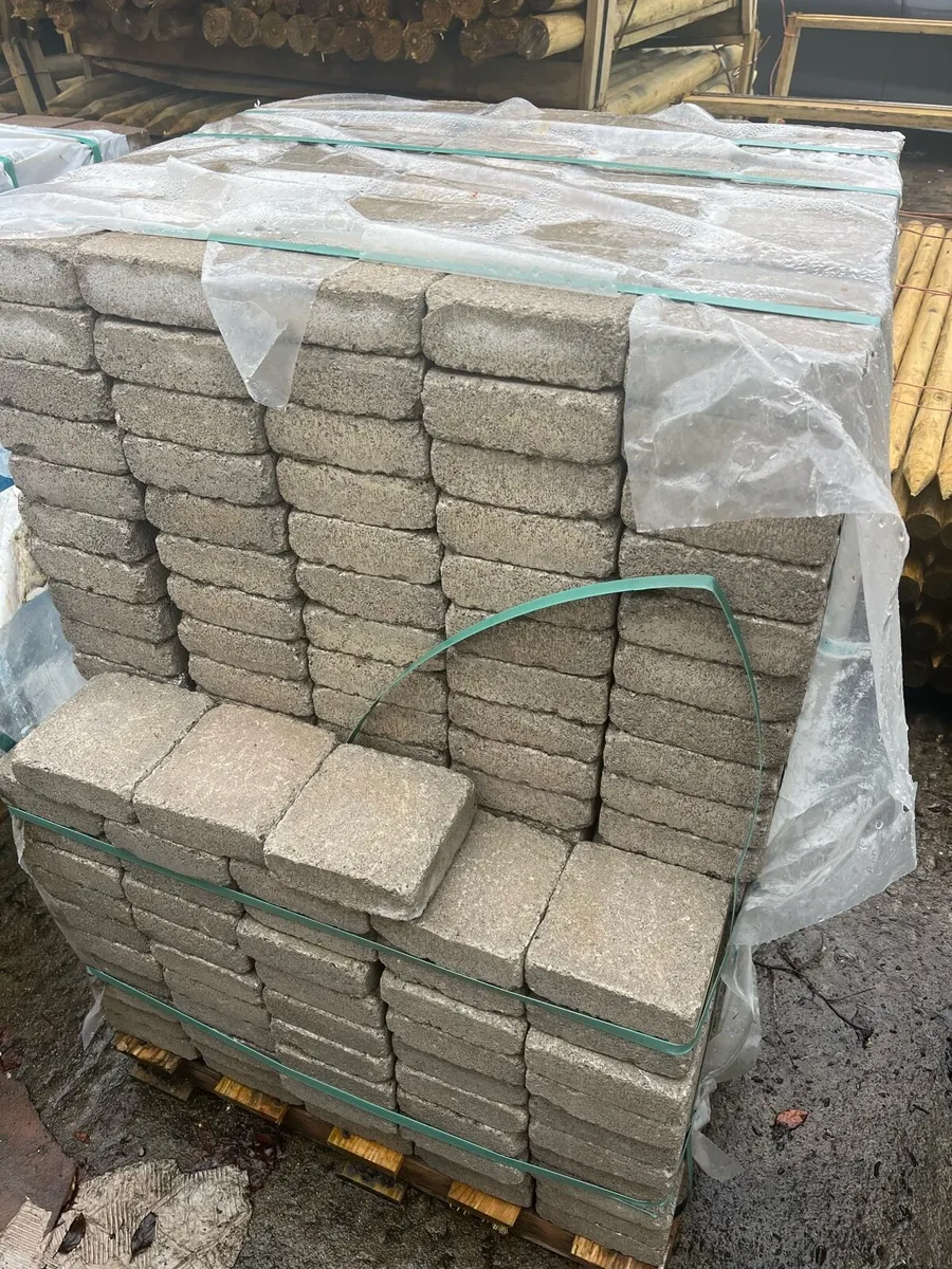 Grey AG country cobble grey paving - Image 3