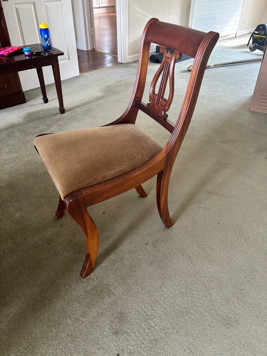 Mahogany table and chairs - Image 2