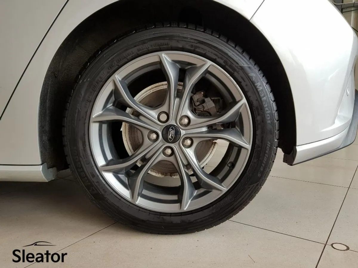 Ford Focus St-line Edition 5D 1.5td120 M6 - Image 4