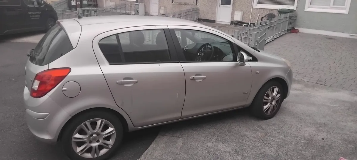 Vauxhall Corsa 2009 - Image 2