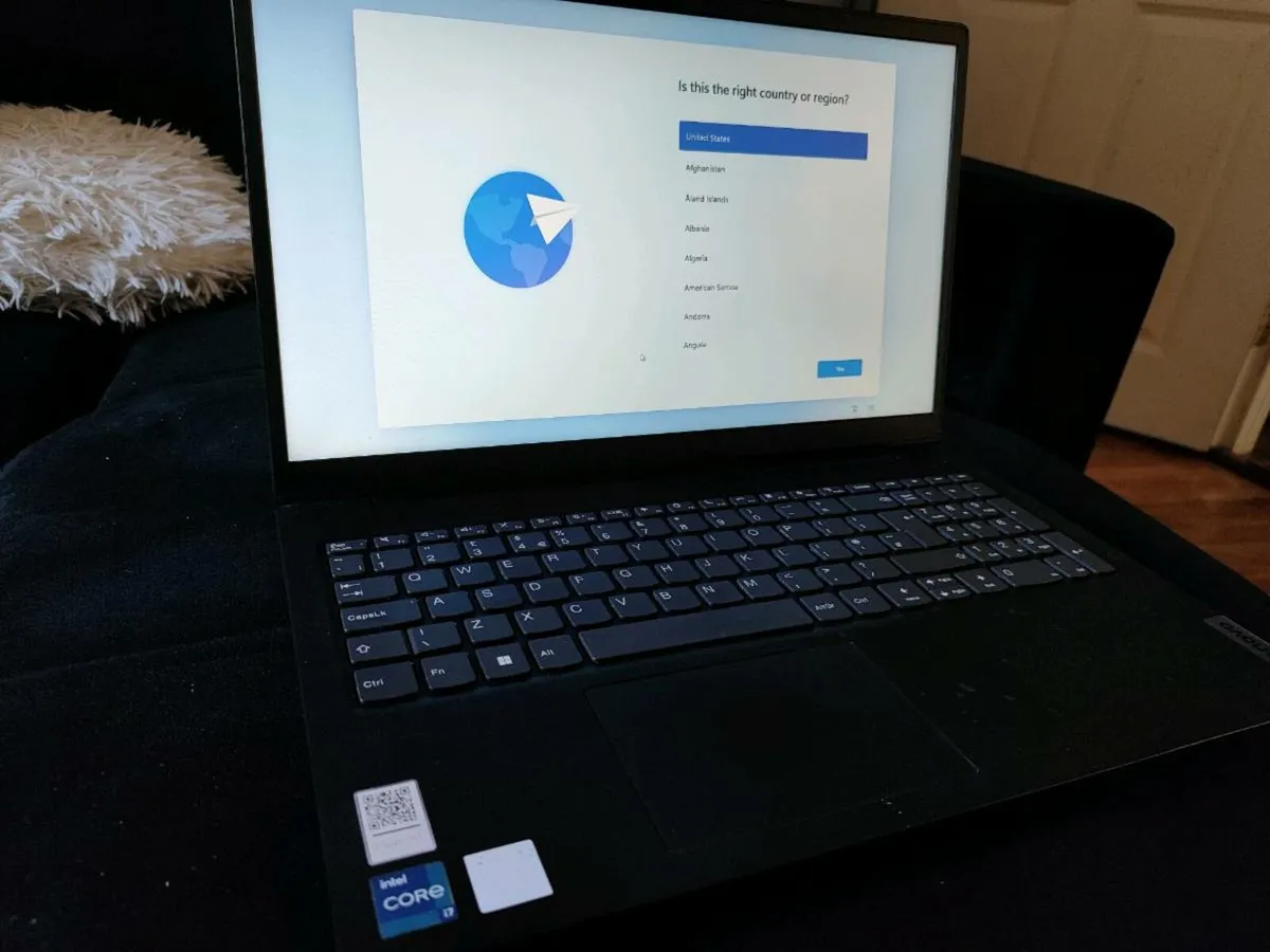 Lenovo V15 G3 (Intel i7 1255u) - Image 1