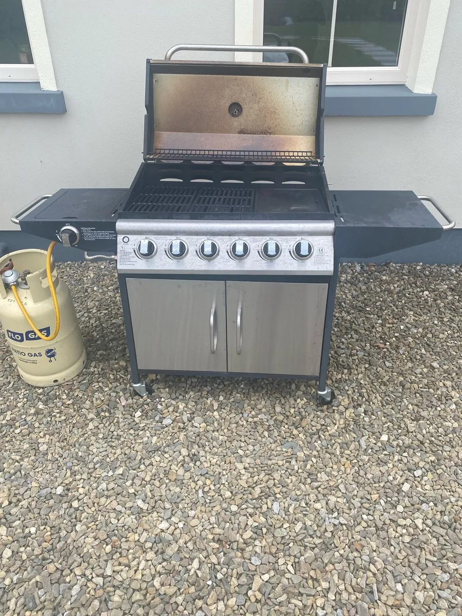 Texas 6 Burner Gas BBQ - Image 1