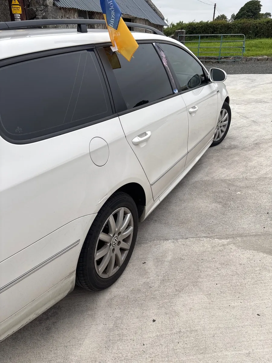 Volkswagen Passat - Image 2