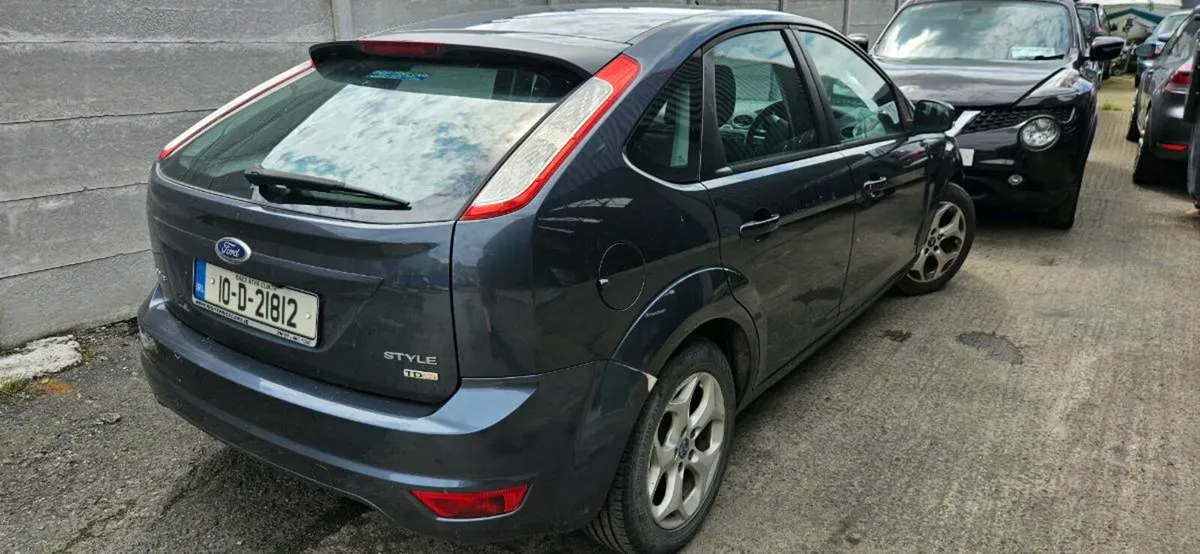 FORD FOCUS 1.6 TDCI CRACKED WINDSCREEN €1750 NO OF - Image 4
