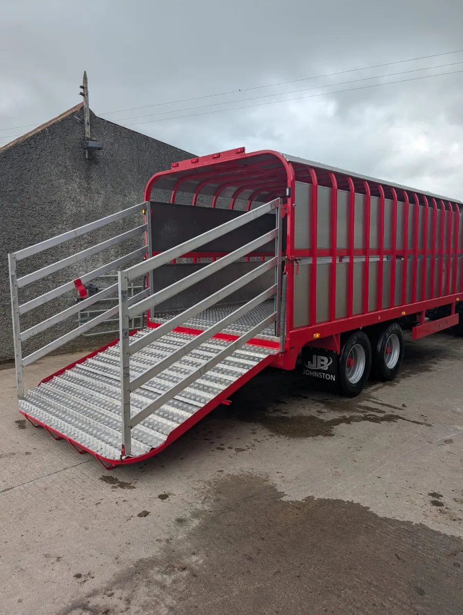 Johnston Livestock Trailer - Image 1