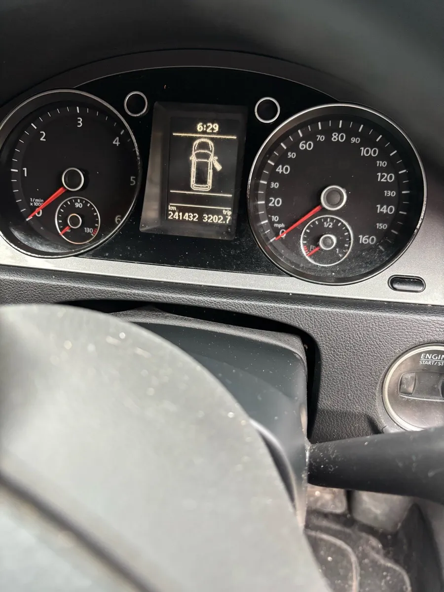 Volkswagen Passat - Image 4