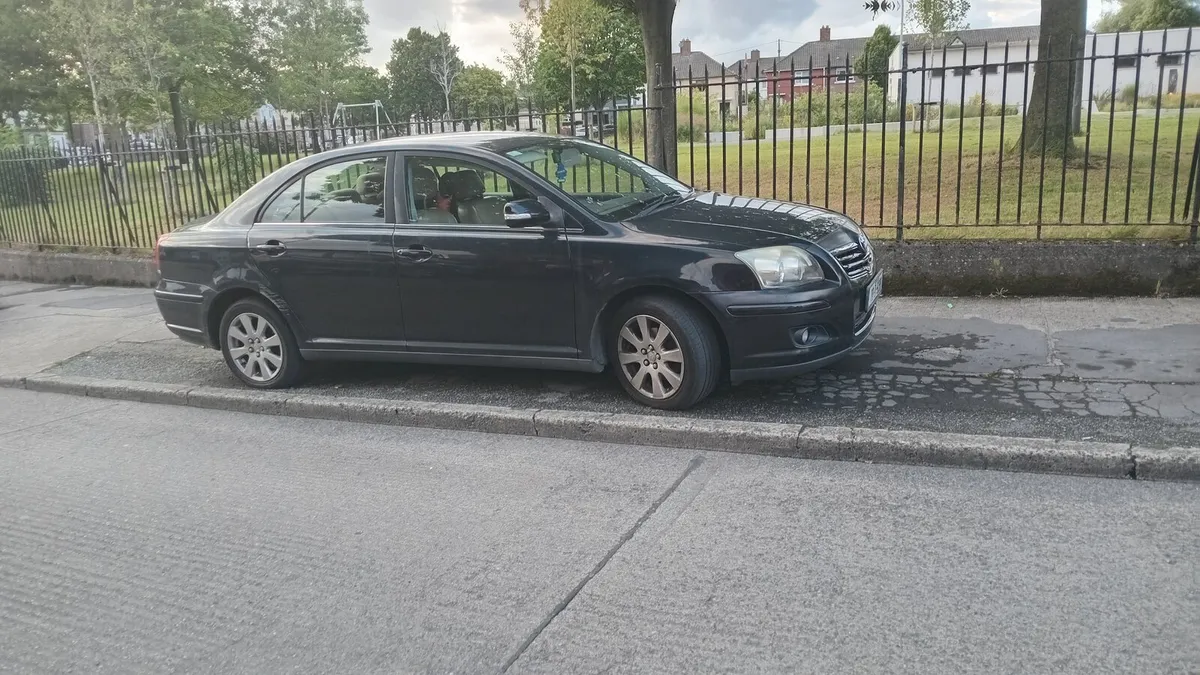 Toyota Avensis 2008 - Image 2