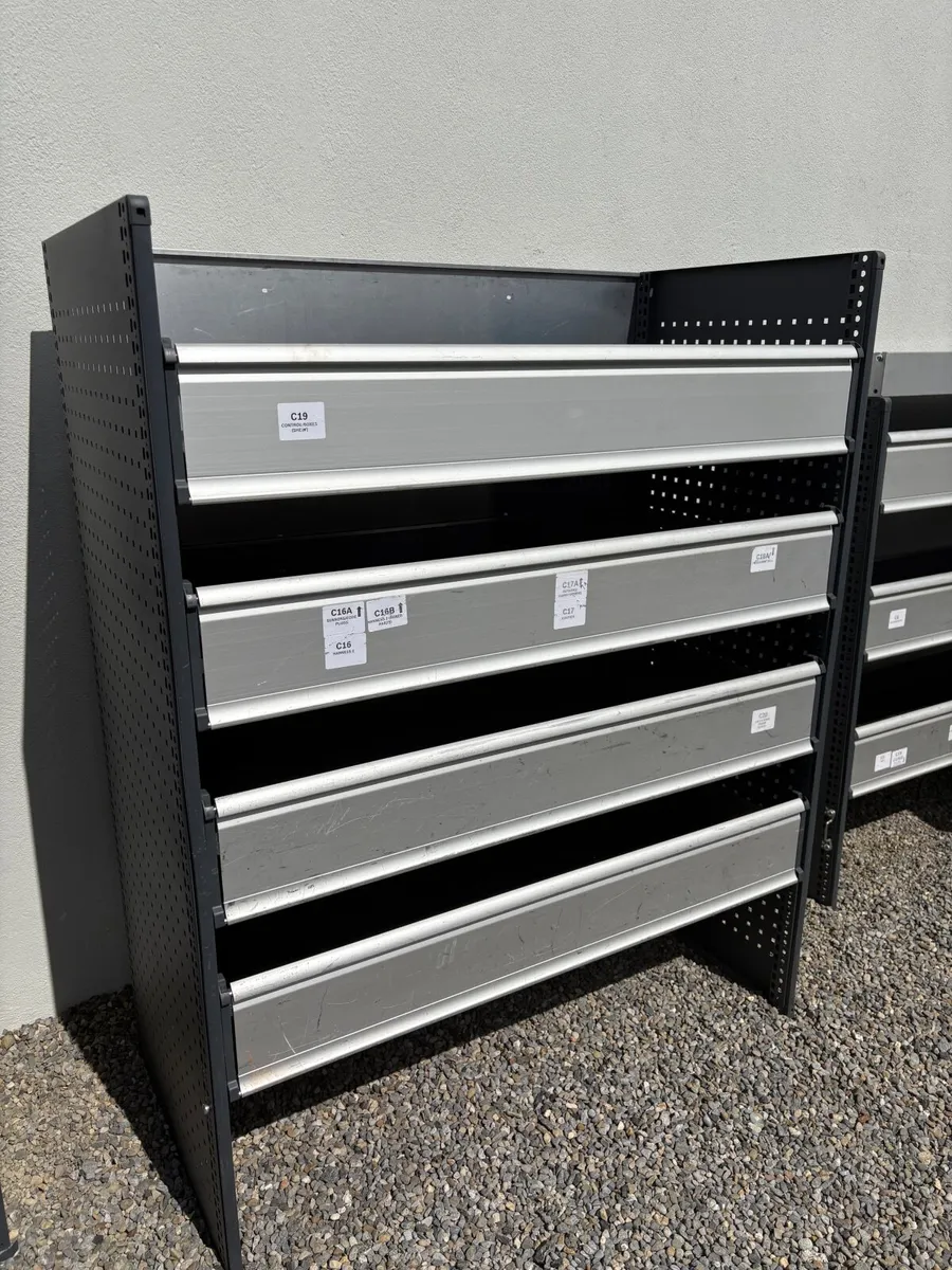 Bott van shelving - Image 1