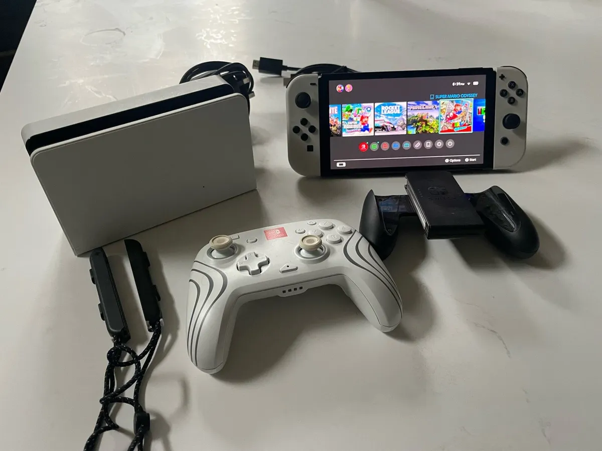 Nintendo switch oled and pro controller - Image 2