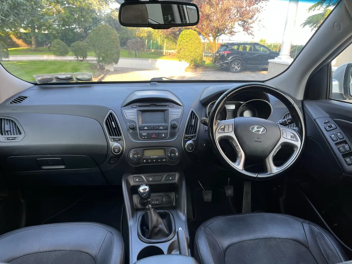 Hyundai IX35 EXECUTIVE 4DR 1.7 - Image 3
