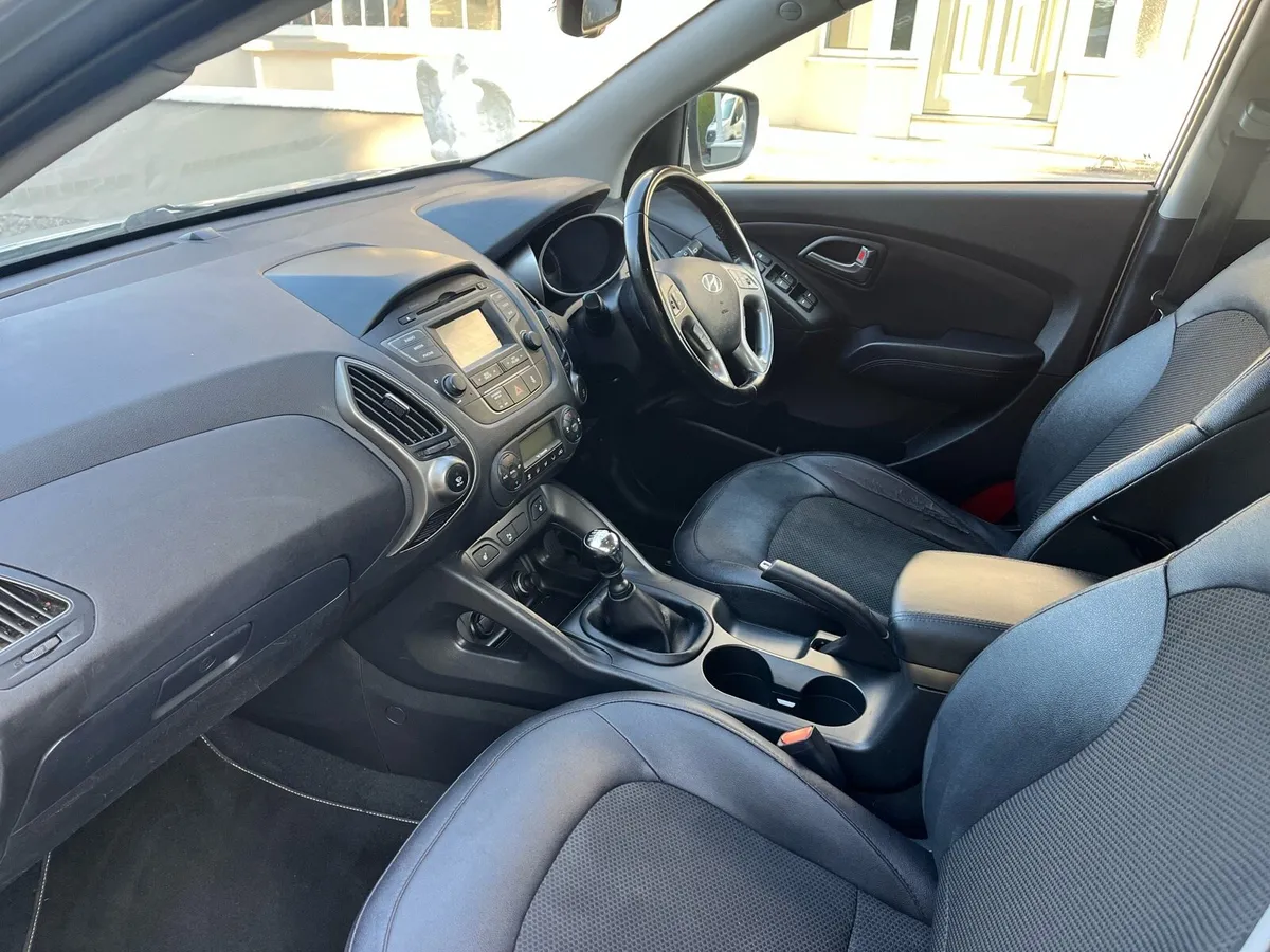 Hyundai IX35 EXECUTIVE 4DR 1.7 - Image 4