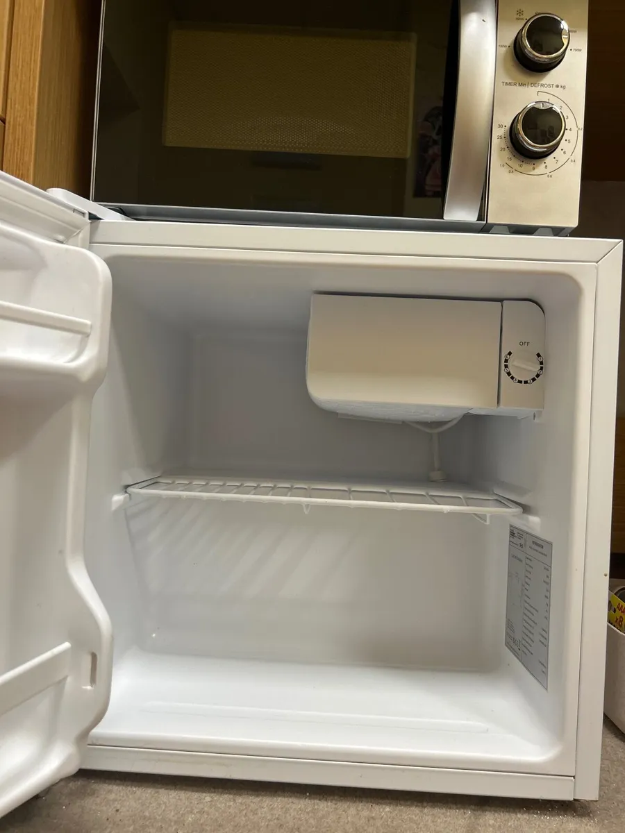 Mini fridge - Image 3