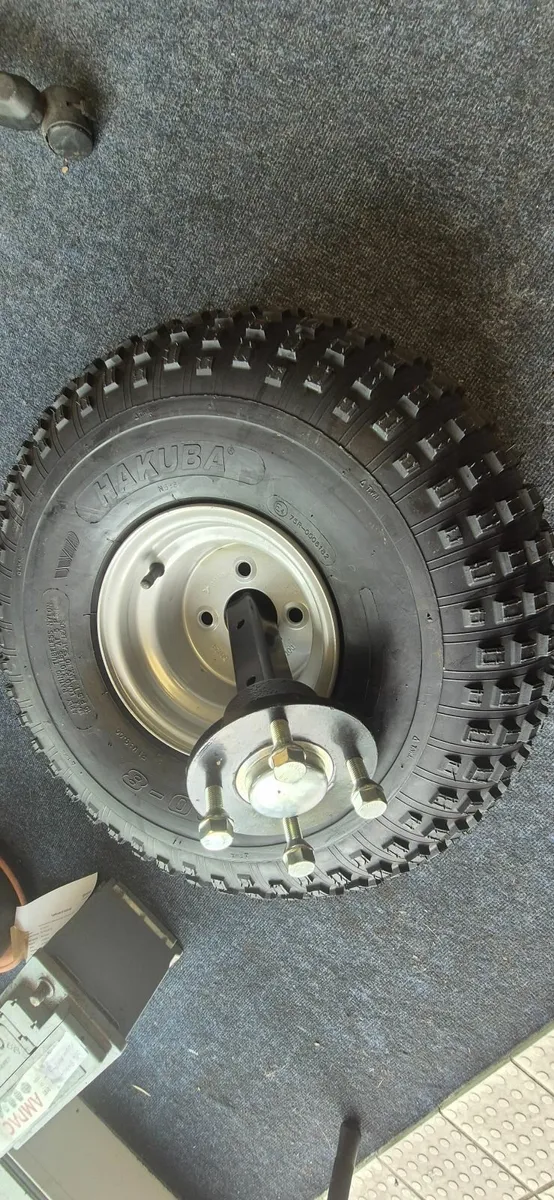 Paair Quad wheels 🛞 with stubs €250