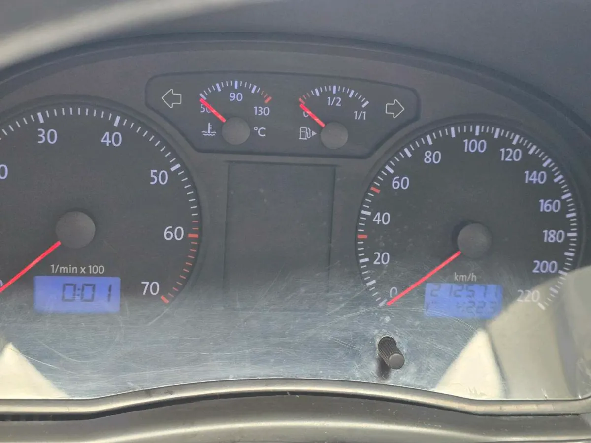 Car - Image 4