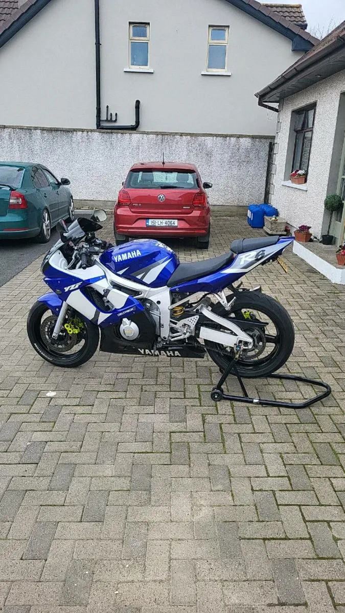 Yamaha R6 - Image 2