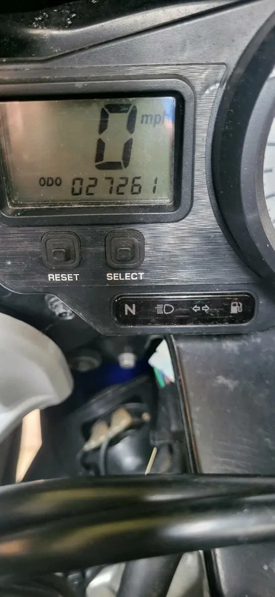 Yamaha R6 - Image 4