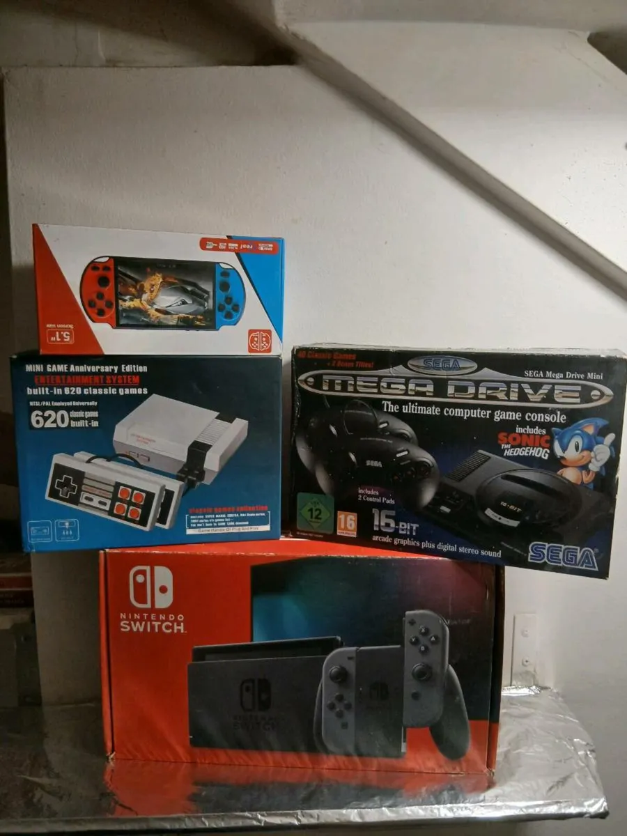 Games consoles - Image 1