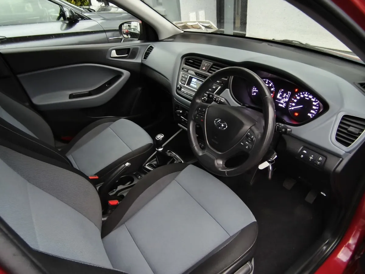 Hyundai i20 Nct 09.2026 - Image 4