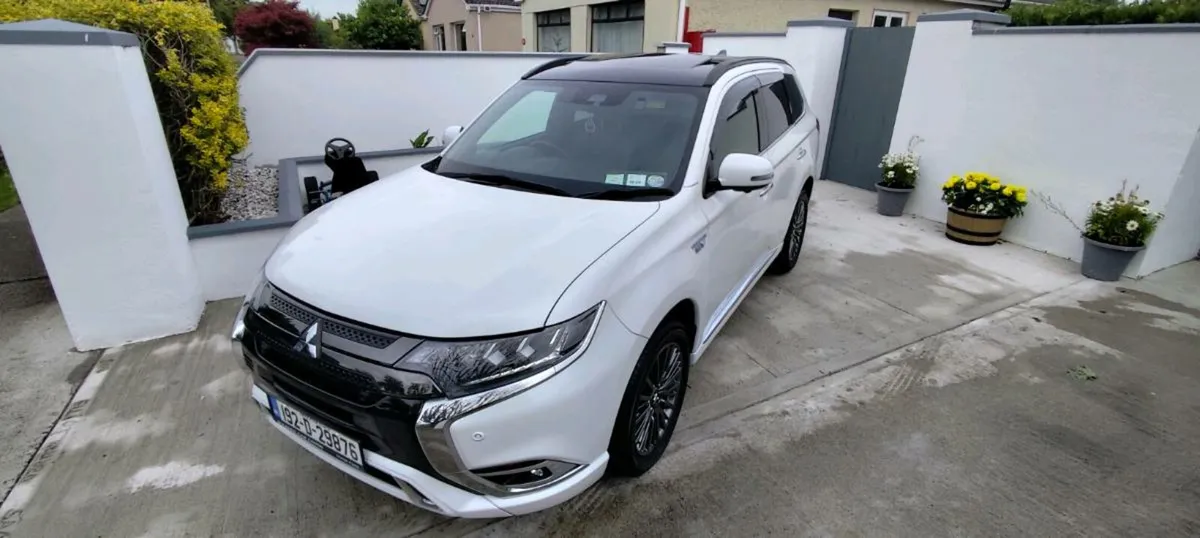 Mitsubishi Outlander Exclusive - Image 1