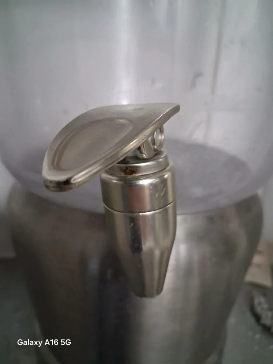 Water dispenser - Image 3