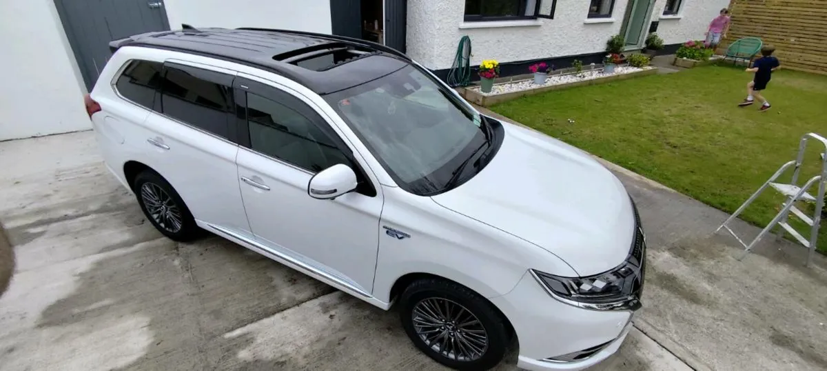 Mitsubishi Outlander Exclusive - Image 2