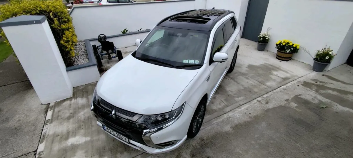 Mitsubishi Outlander Exclusive - Image 3