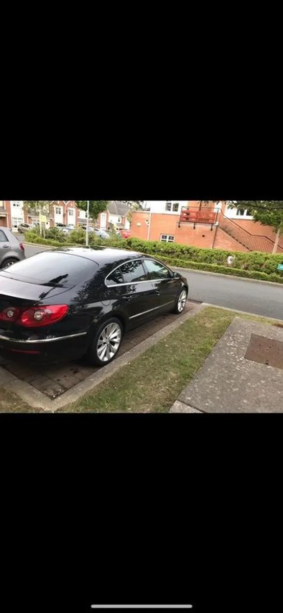 2009 Volkswagen Passat - Image 2