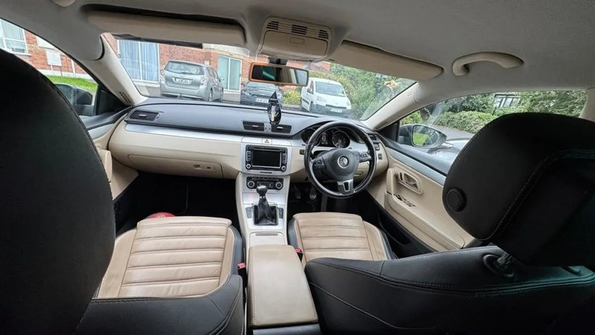 2009 Volkswagen Passat - Image 4