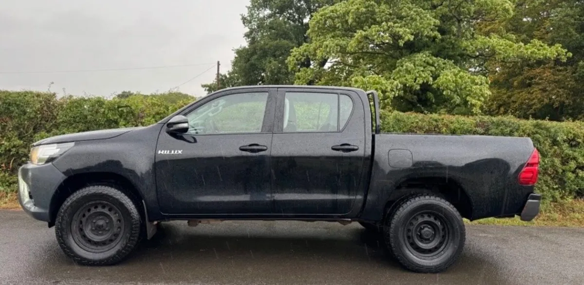 Toyota Hilux Active 2017 . - Image 4