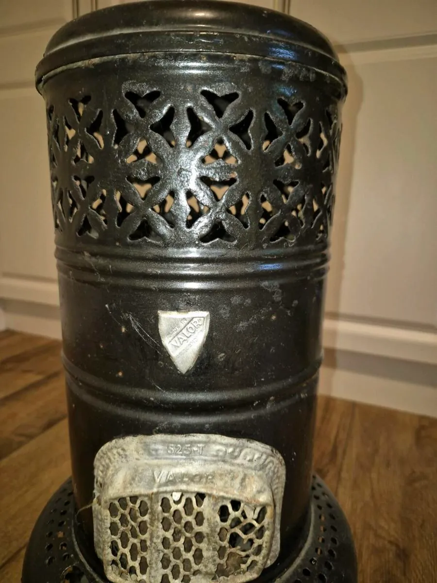 Antique Valor stove/heater - Image 2