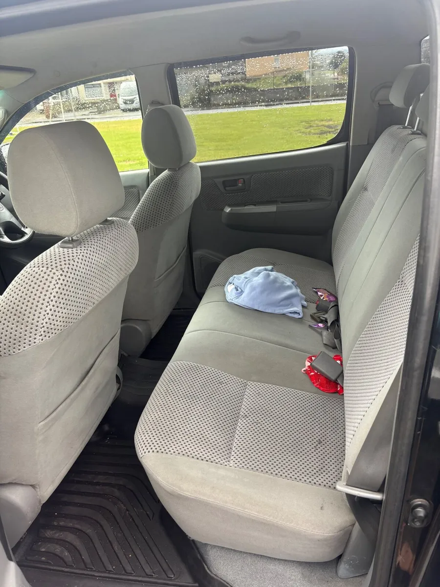 Toyota Hilux 2008 - Image 2