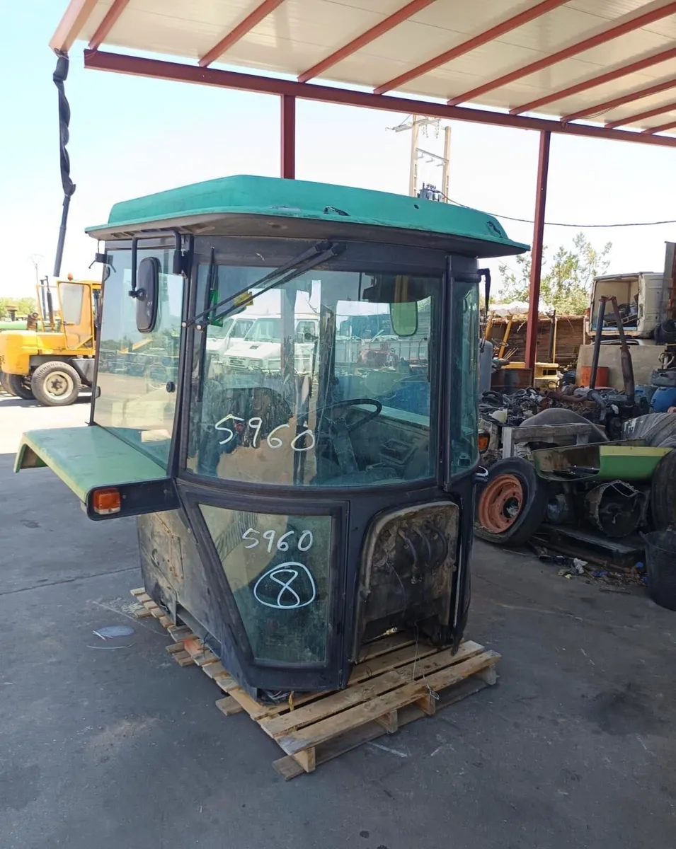 John Deere 50 Series Cab - Image 2